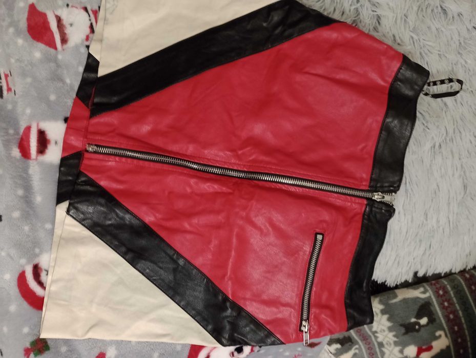 Spódniczka mini z eko skóry