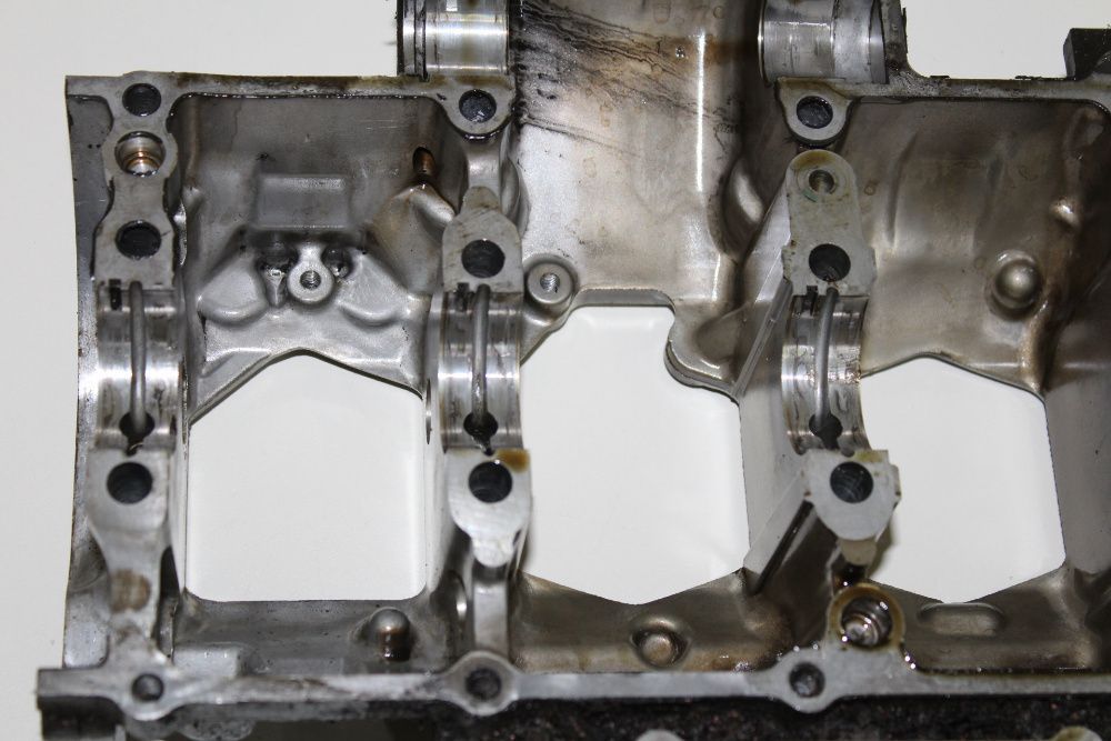 SUZUKI GSXR 1000 K1 K2 karter kartery obudowa blok 1