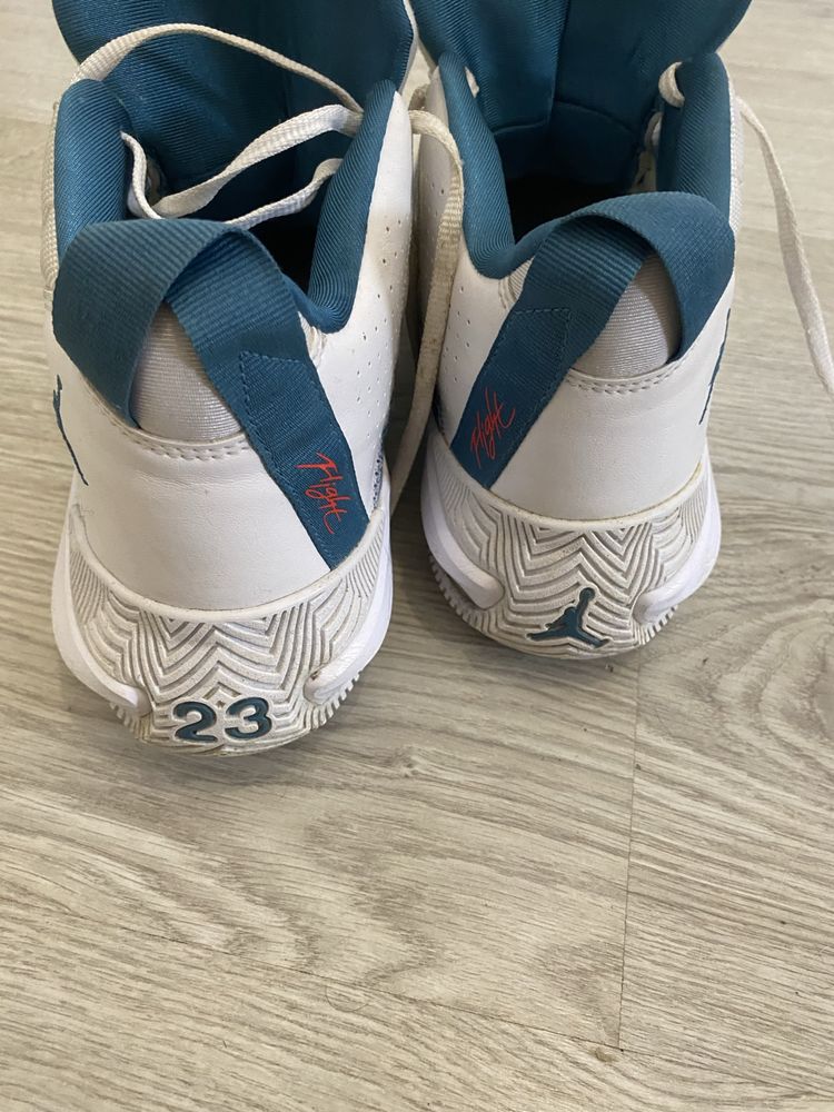 Tenis Jordan tamanho 43