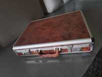Walizka aluminiowa