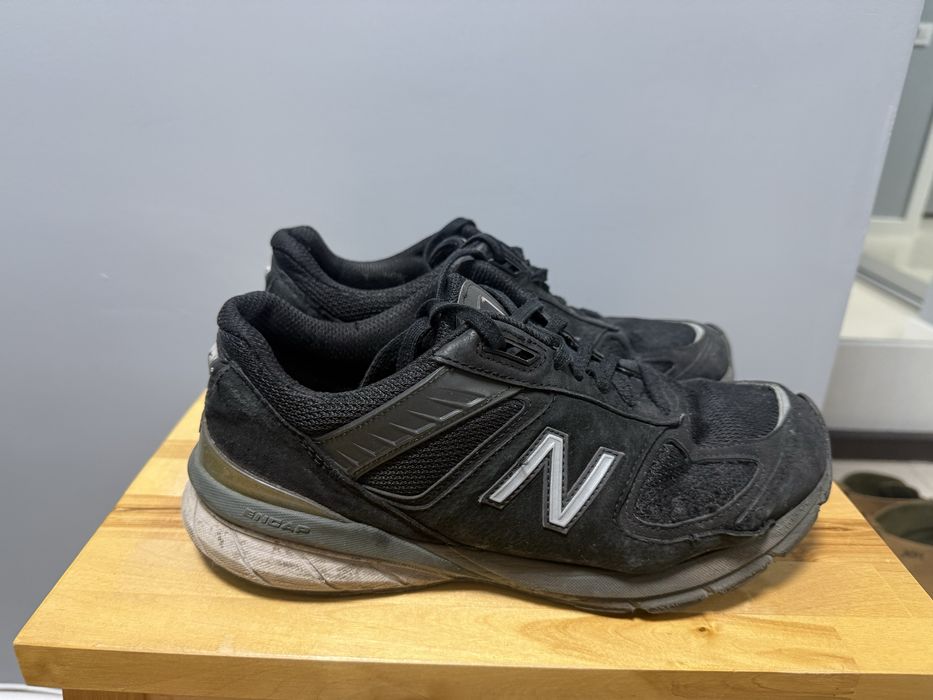 кросівки New Balance 990 v5