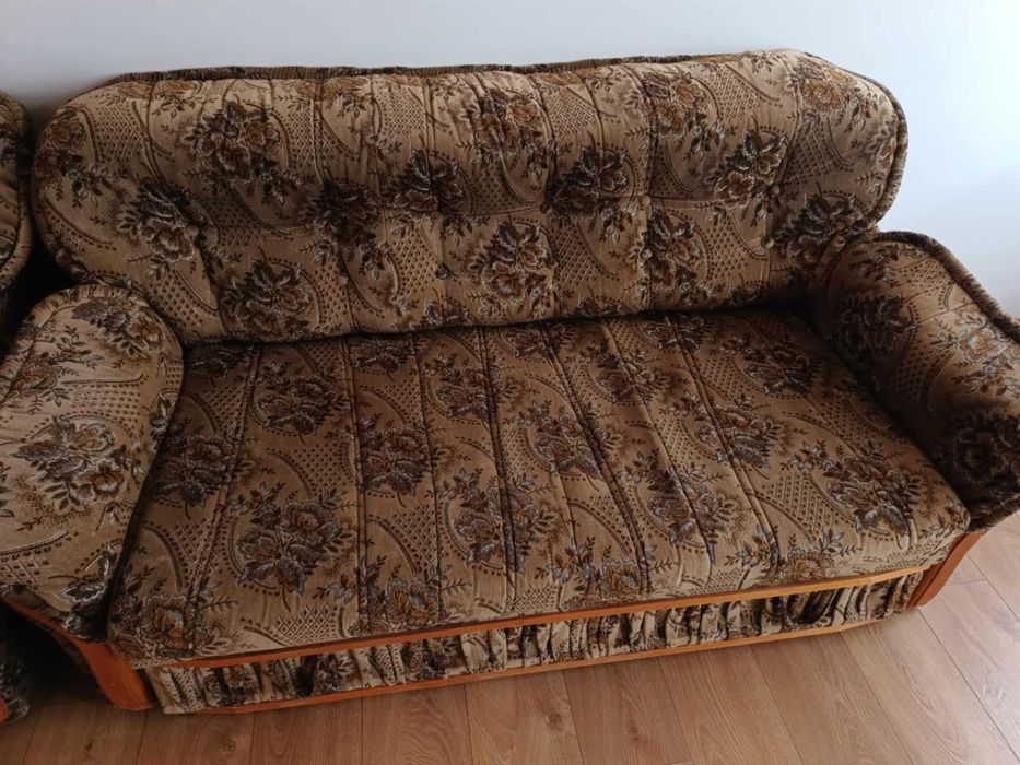 Sofa z funkcją spania i  dwa fotele