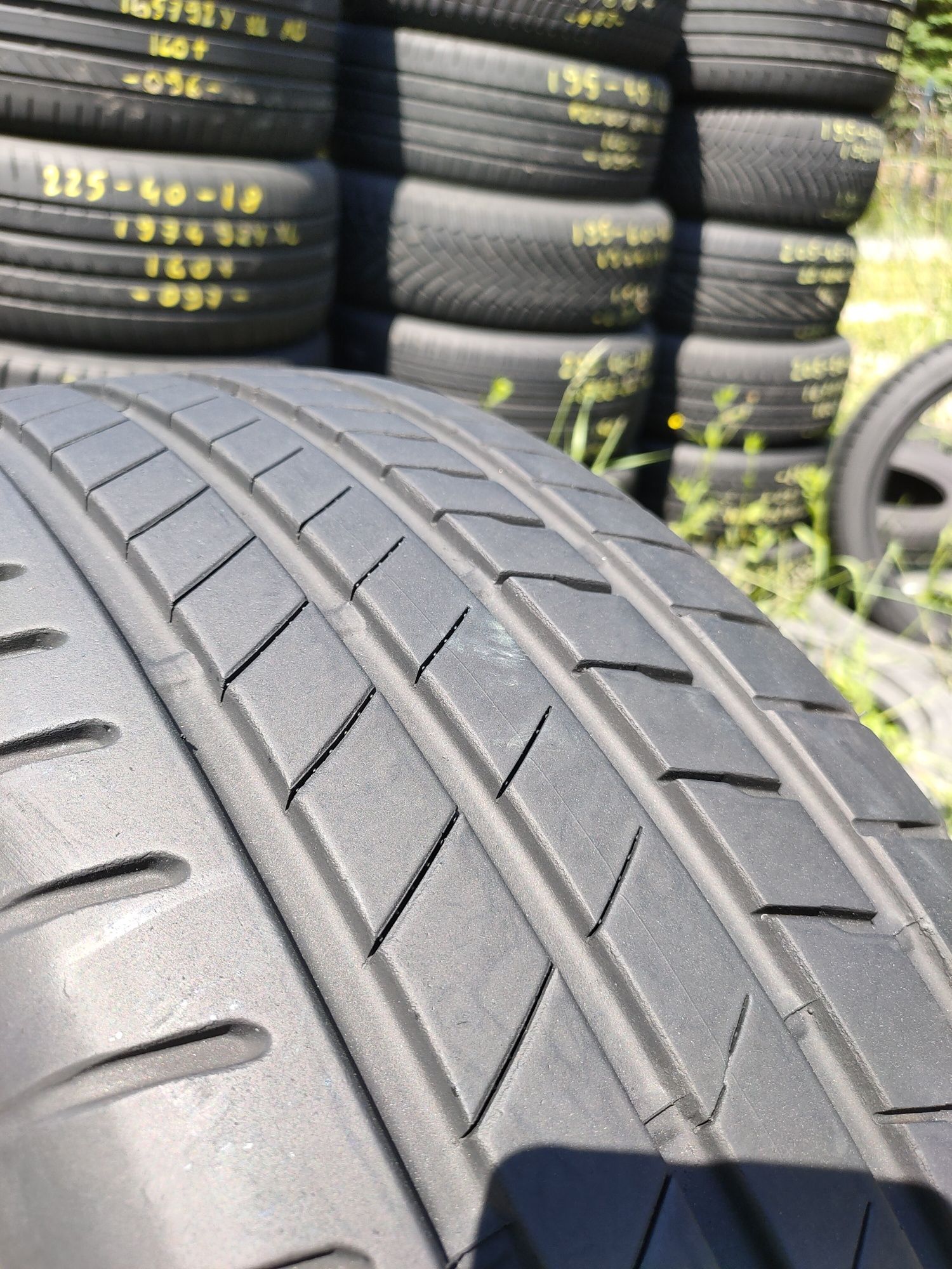 137 1x 225/60R18 104W , 5.6mm 2021r Bridgestone 001 Alenza BMW