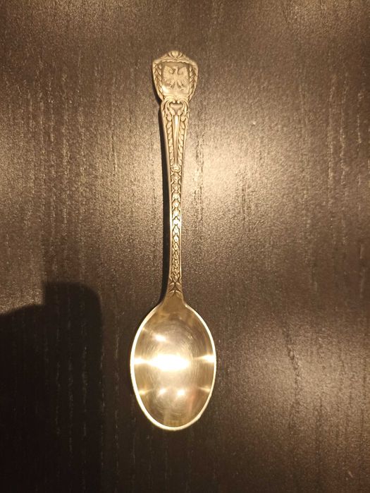 Sprzedam okolicznościową ozdobną srebrną łyżeczkę próby 800. Cena 630