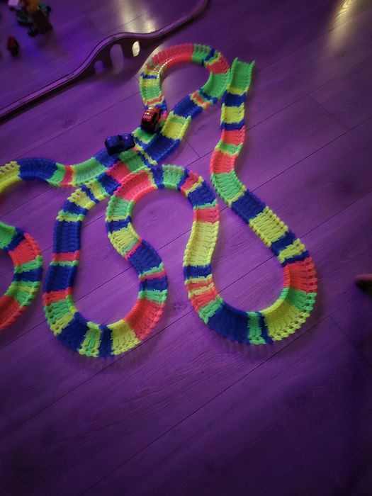 Tor samochodowy świecący Glow Tracks