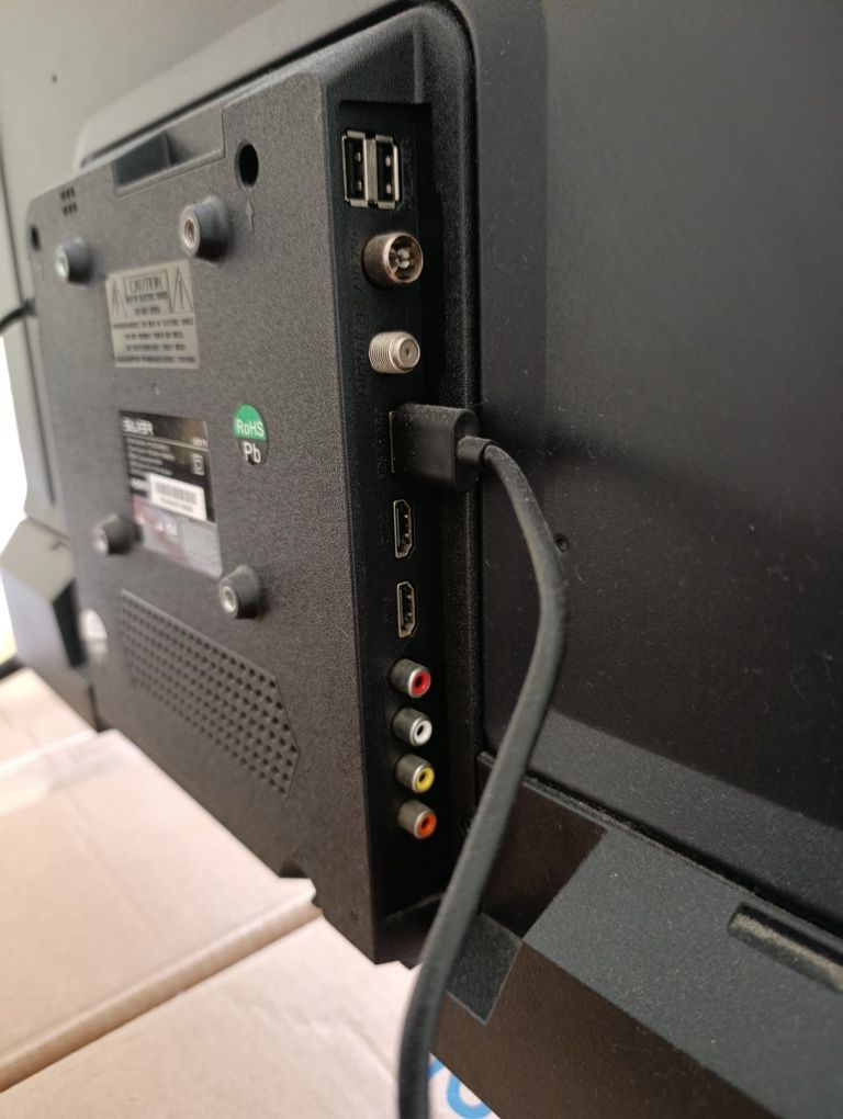 Vendo TV Silver de led  32 polegadas