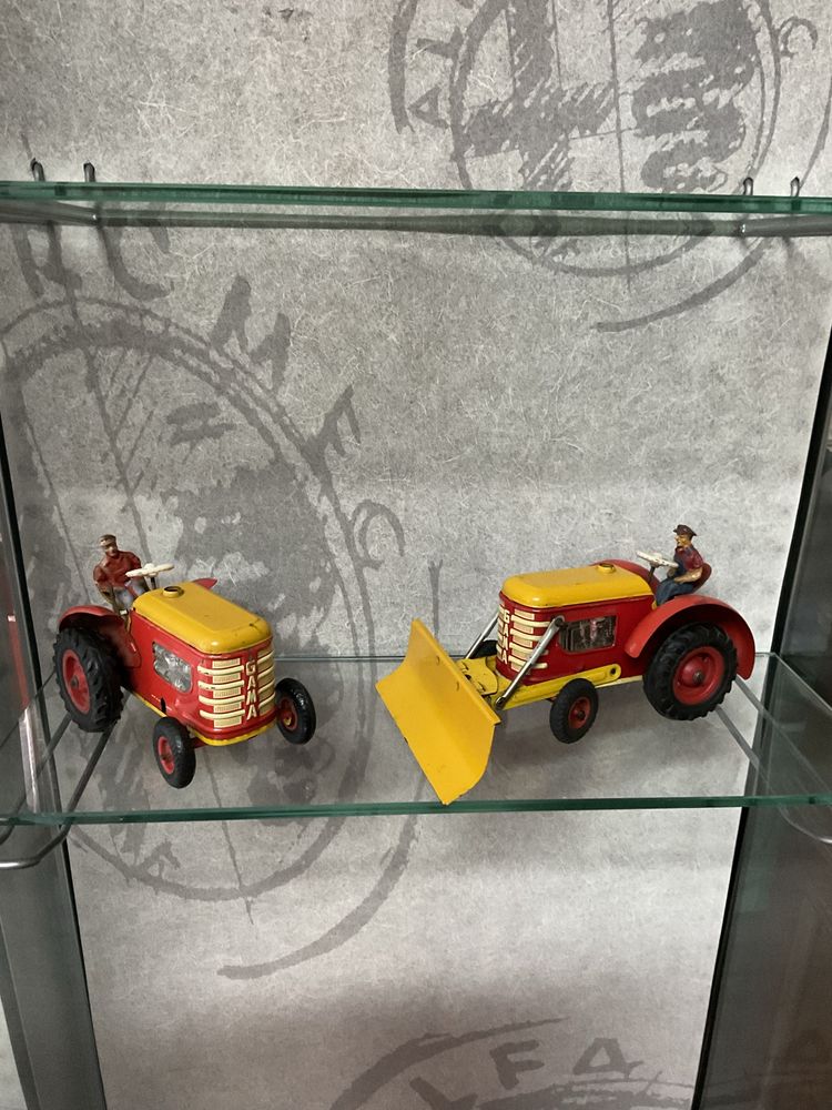 Brinquedo trator Gama