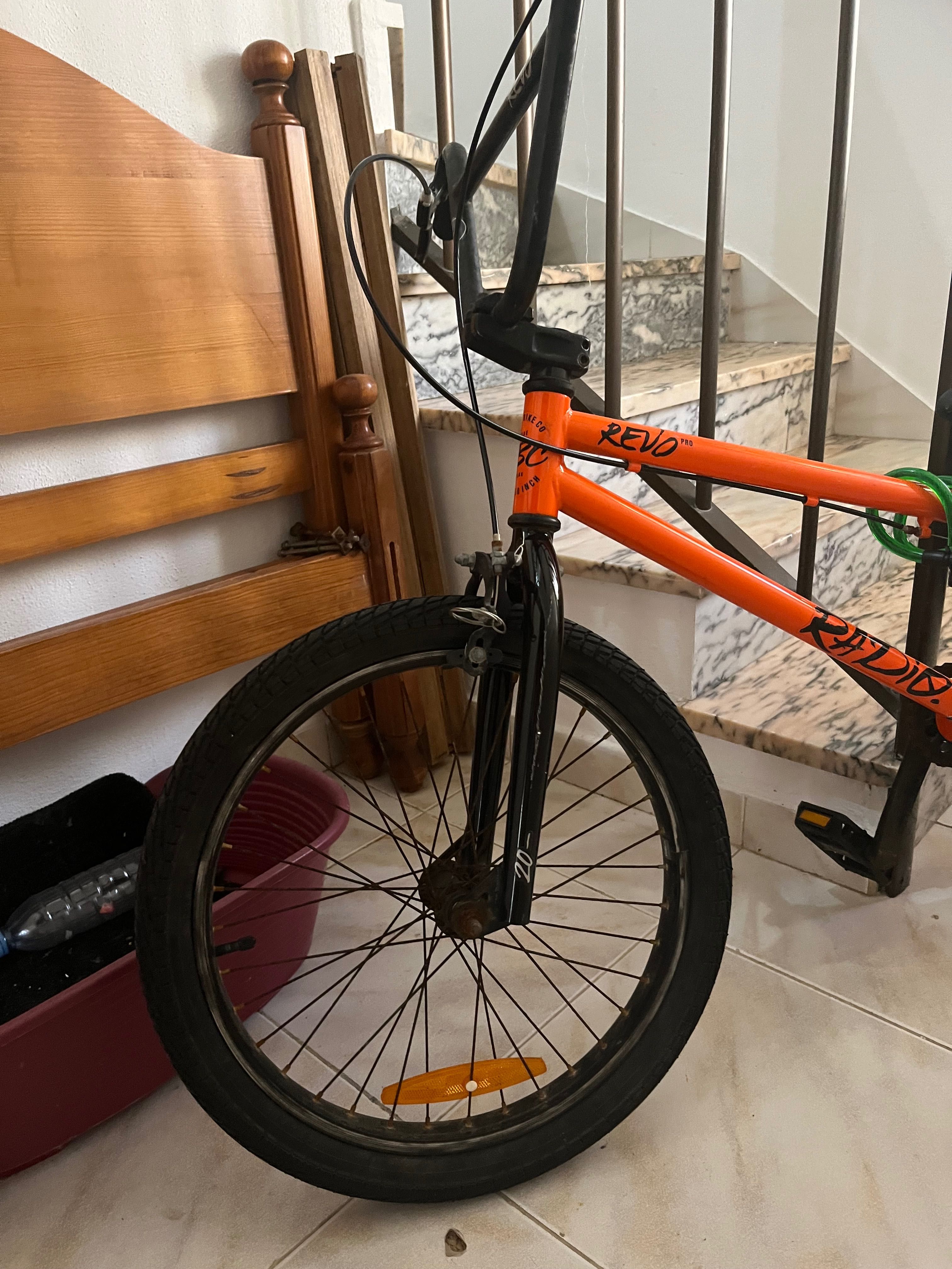 BMX REVO Muito bom estado