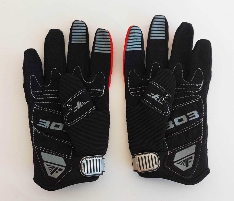 Luvas de motociclismo / ciclismo tamanho S da Flyracing 303