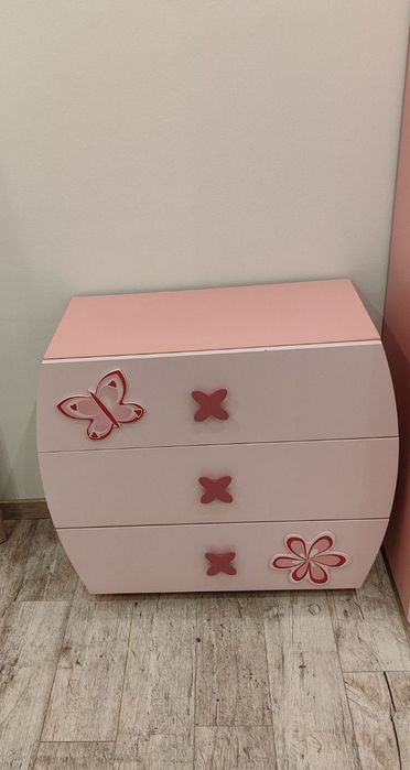 Sprzedam zestaw mebli dla dziewczynki