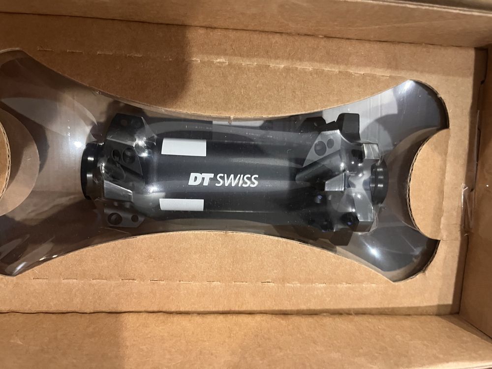 piasta DT Swiss 350 15x110 IS R 28 BM ASM W mtb naped przod 28 h