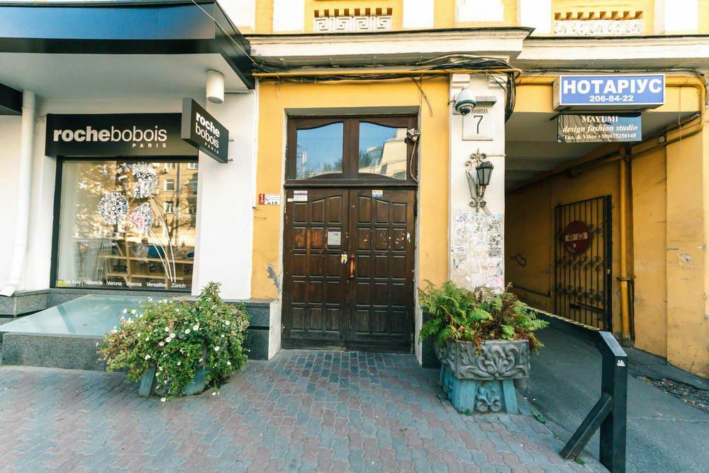 4к Жилянська 7, метро Олімпійська, Палац спорту