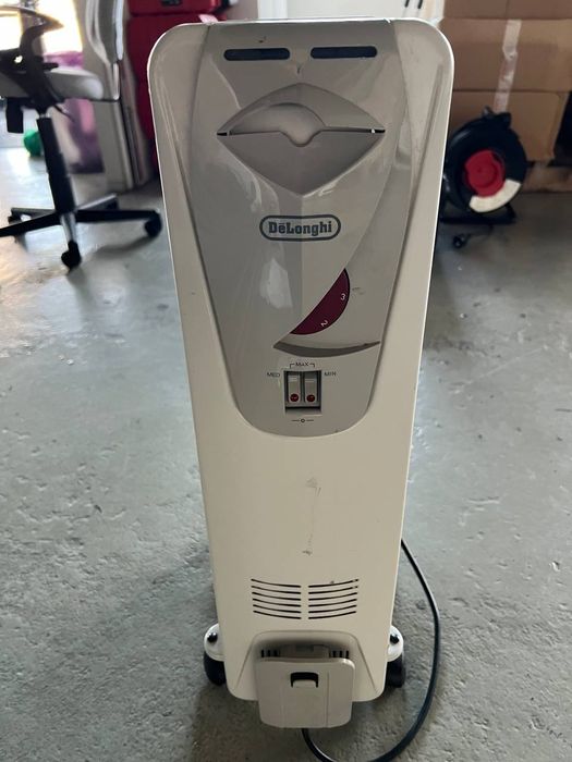 Обогреватель масляной Delonghi
