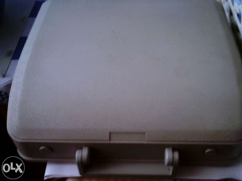 Máquina de escrever olivetti