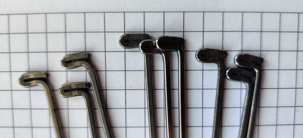 Иглы для вязальных машин.