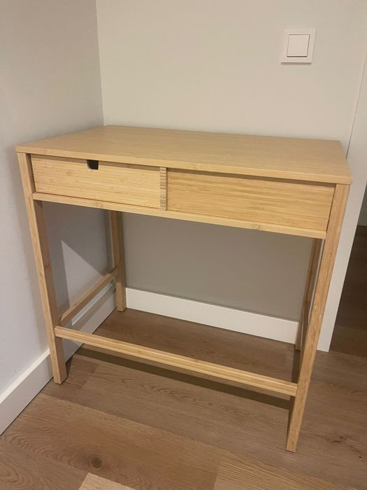 Secretaria de madeira maciça - IKEA