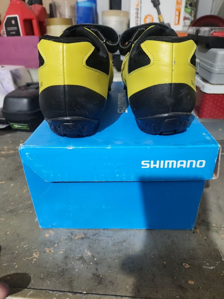 Велосипедная обувь Shimano me100  y01 s (44 27.8)