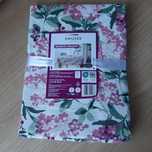 Nowy obrus dekoracyjny w bzy SMUKEE 120x160