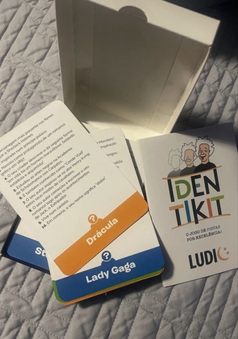 Jogo de familia IDENTIKIT