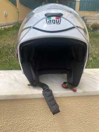 Capacete AGV tipo jet modelo Orbyt