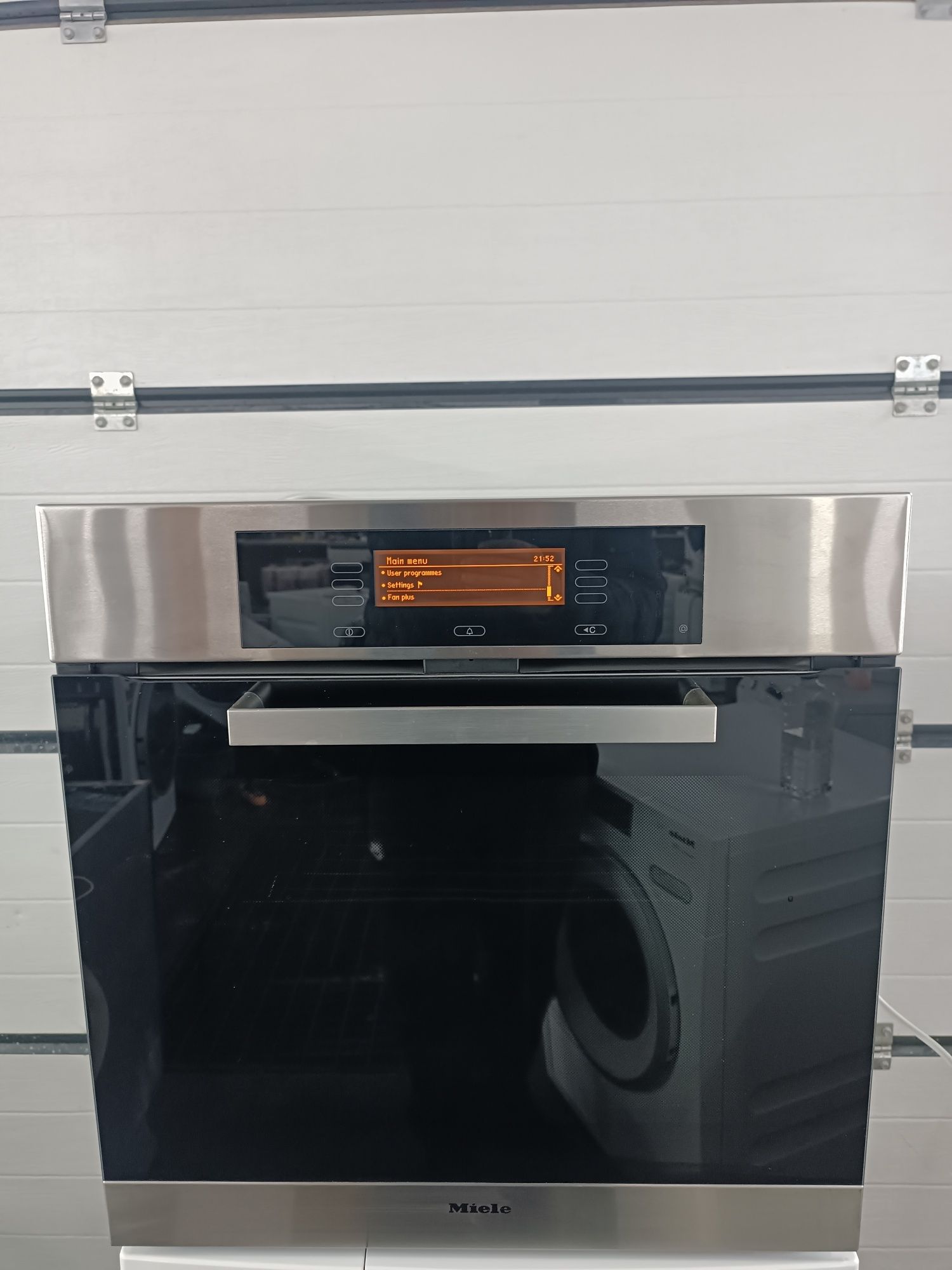 Духова шафа Miele H 4680 BP