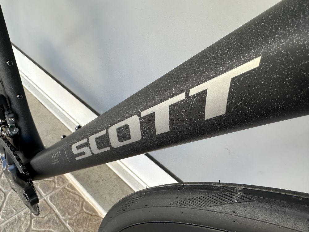 Bicicleta Scott Addict 40 - modelo 2025 di2