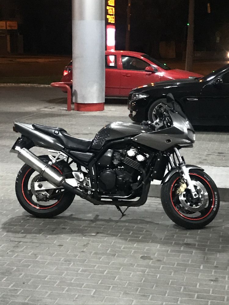 Продам свой мотоцикл Yamaha fz 600