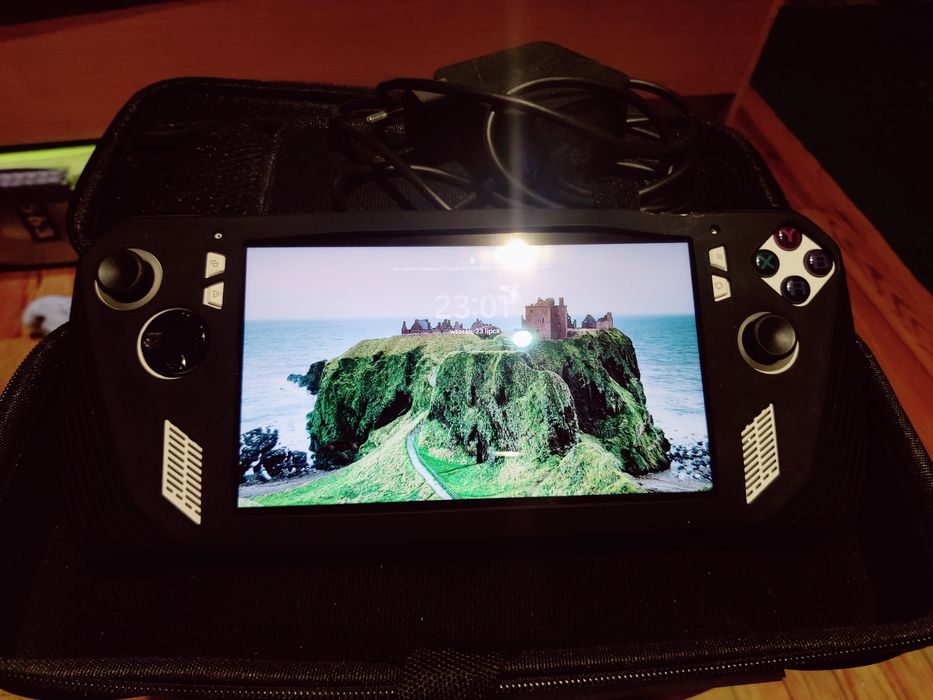 Konsola ASUS ROG Ally 7” FHD IPS, AMD Ryzen Z1, Windows 11