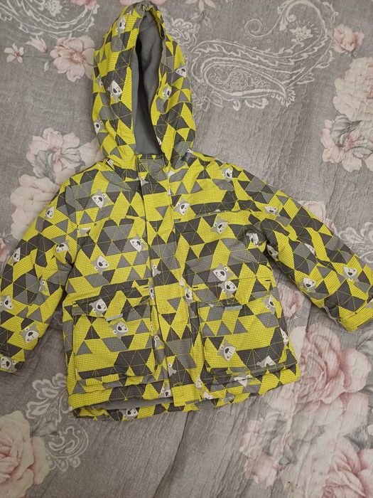 Хлопчача куртка на 4-5 років