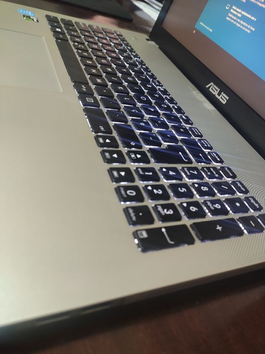 Portátil Asus N56