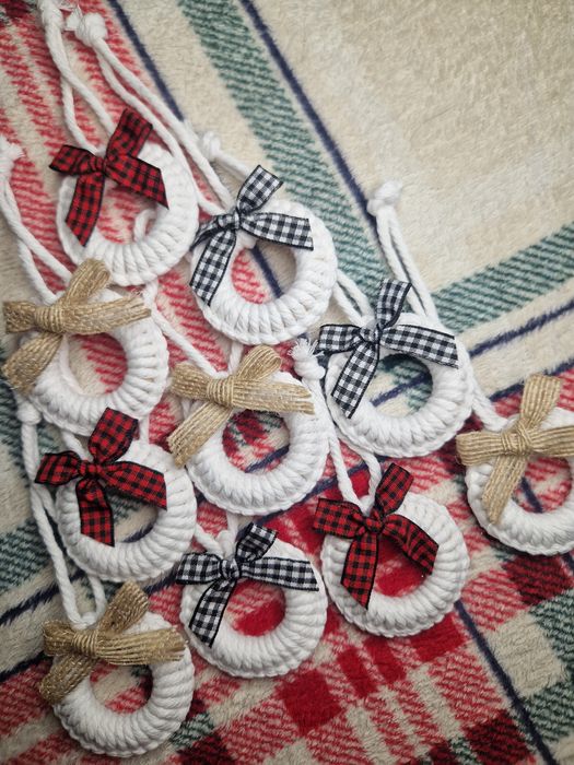 Zestaw 10 mini wianków