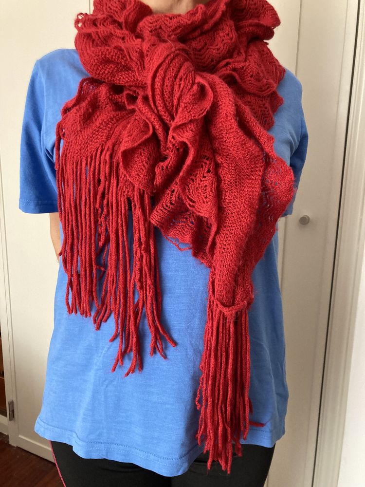 Lenço/Echarpe vermelha em crochê