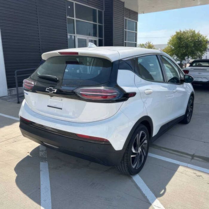 Chevrolet Bolt EV 2LT      2023