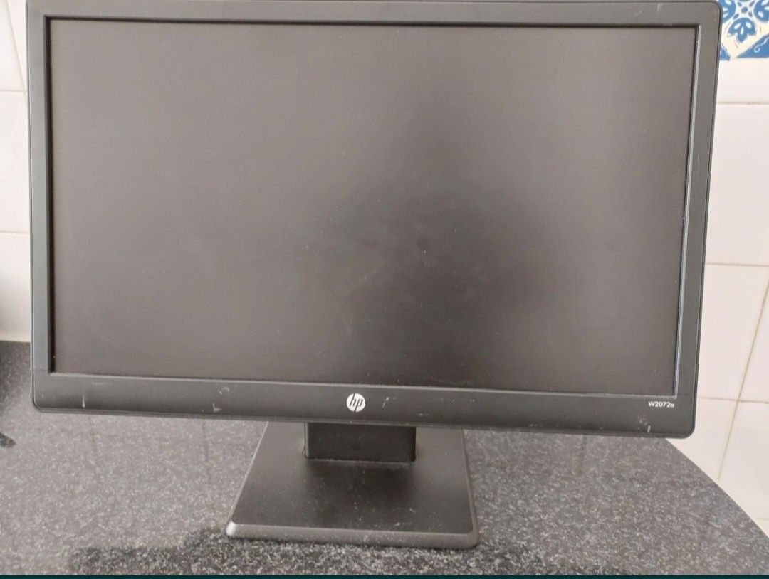 Monitor de Computador marca HP W2072a LED LCD de 20 polegadas