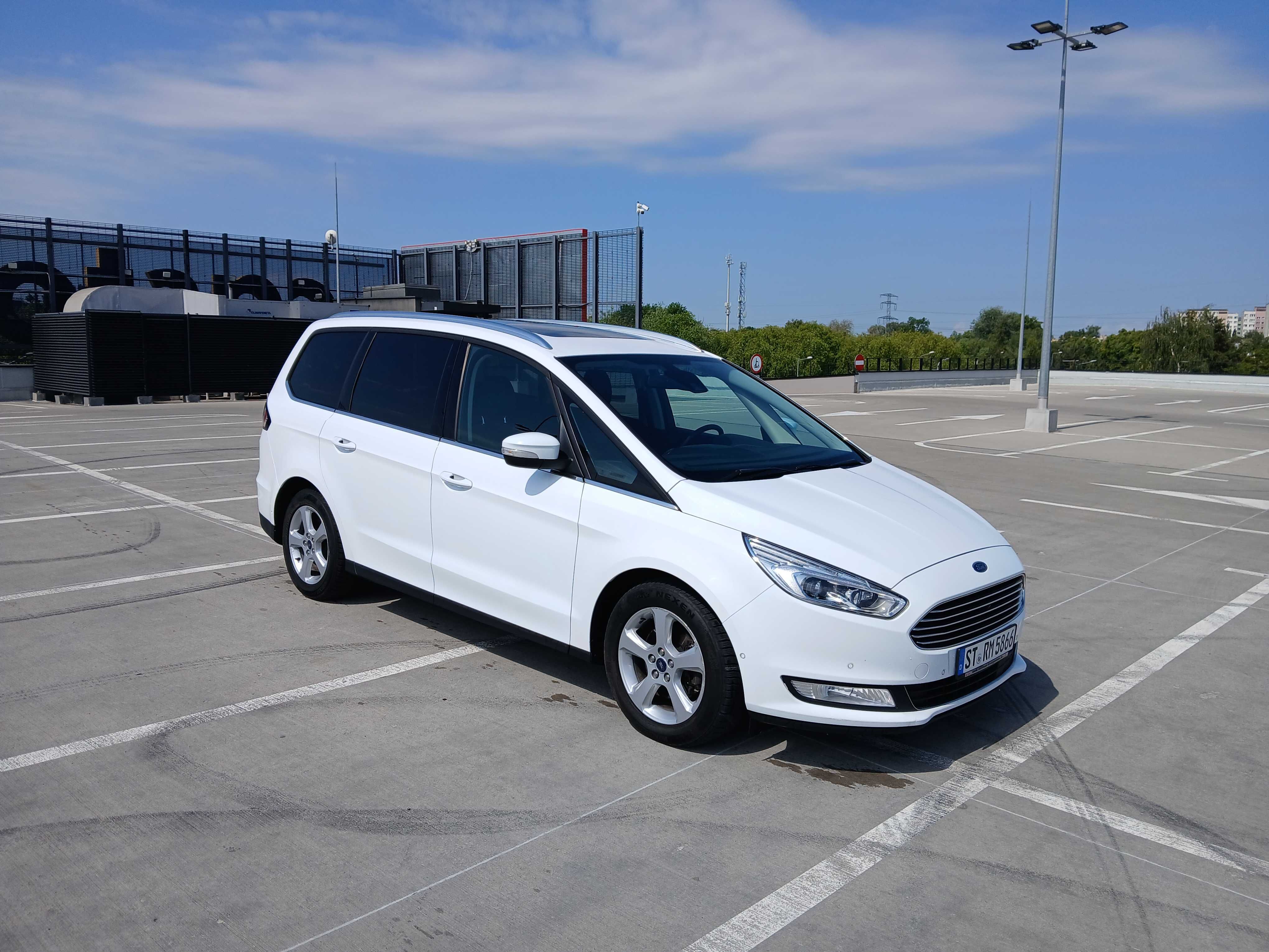 2.0d 210km 7oso Titanium Pano Alcantara Kamera 360 Key less Full Opcja