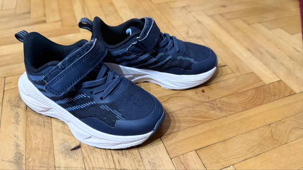 Nike, adidas, zara, skechers