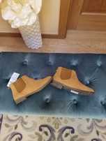 Botas NOVAS de menina