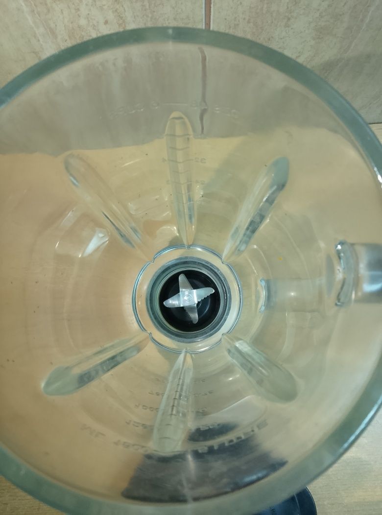 Blender stołowy kielichowy HOFFEN 500W