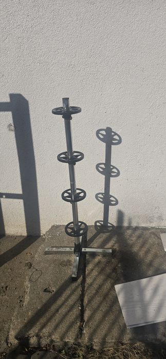 Stojak do przechowywania kół