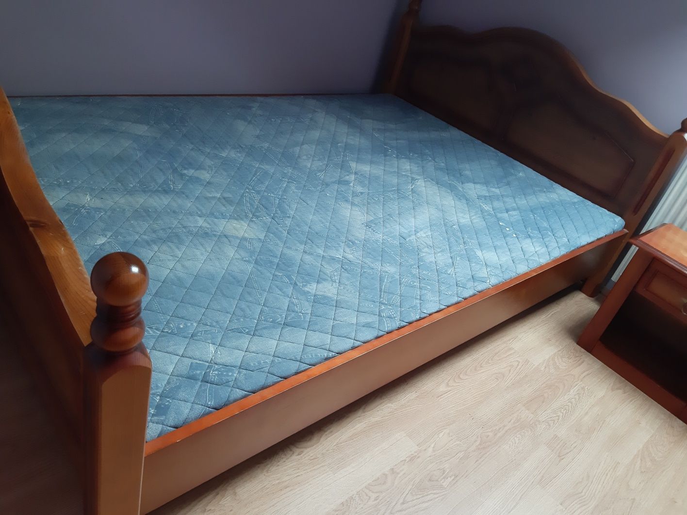 Łóżko z materacem 1.4m