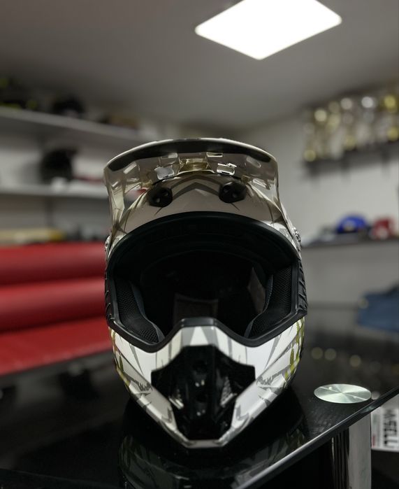 Ропродаж! Кросових мотошоломів BRP,Can-Am