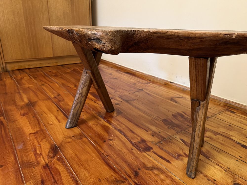 Zabytkowy stół drewniany