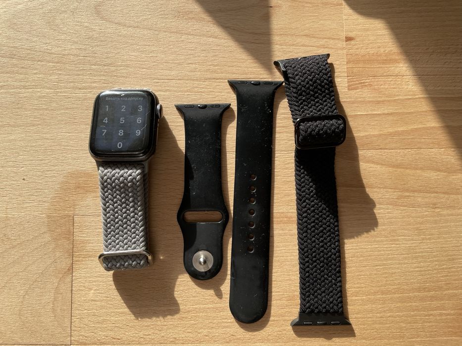 Apple Watch Series 5 40mm GPS+LTE, Space Gray Aluminum Case