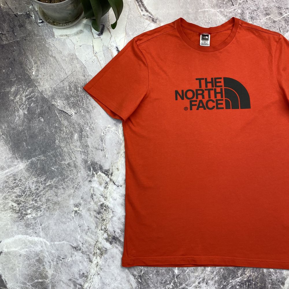 Футболка The North Face тнф червона кархарт найк стон айленд арктерикс