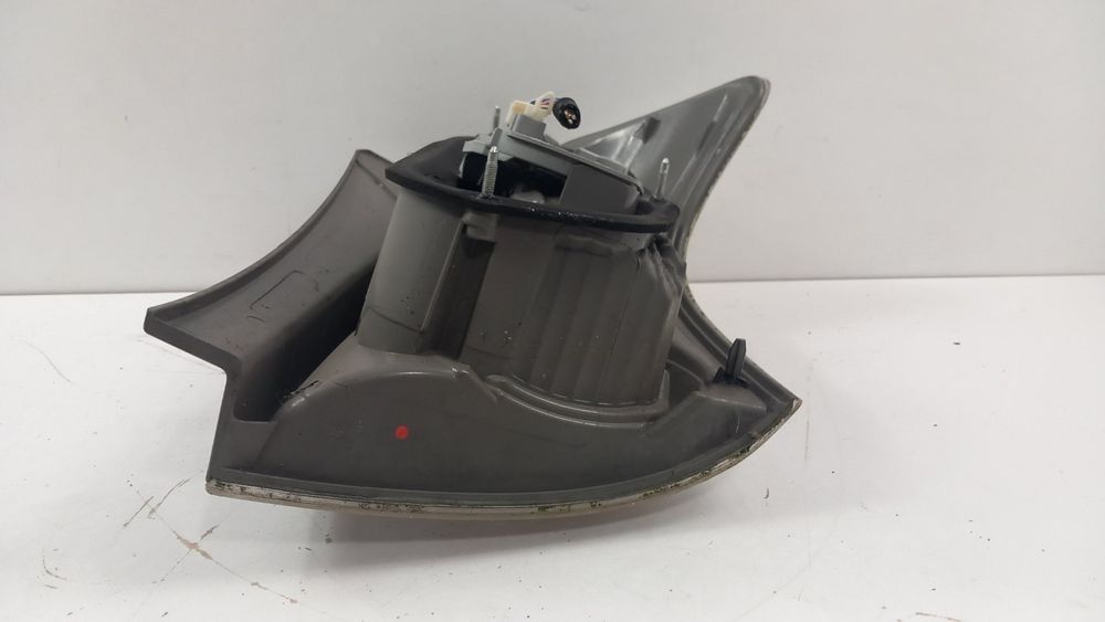 Toyota Corolla Verso Ii  Lampa Tył Lewy