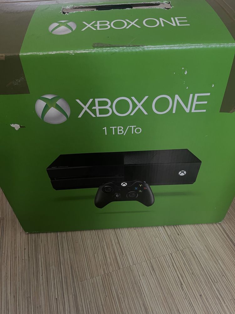 XBOX ONE 1TB + dwa pady + 4 gry