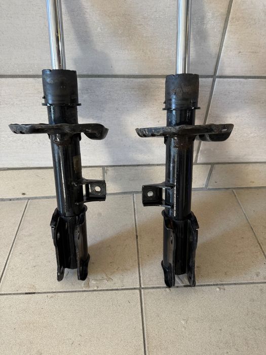 Передні стойки Hyundai Tucson TL 2019 г