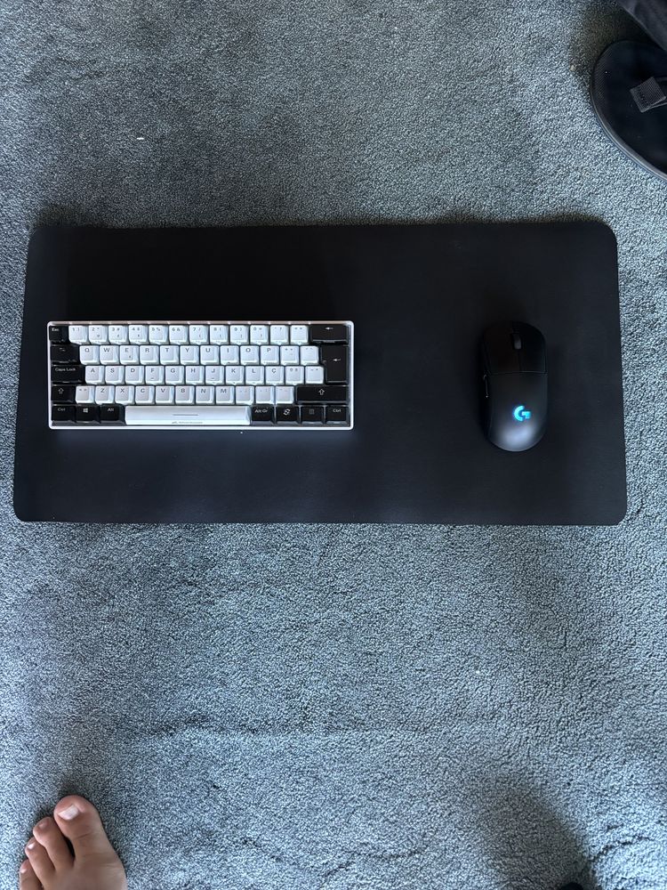 Vendo tapete de rato e teclado