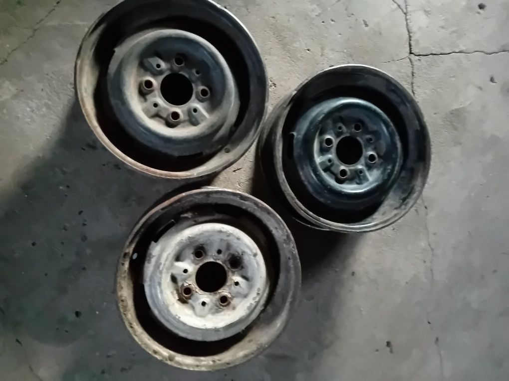 Szyby  z uszczelką do Fiat126p+ inne części