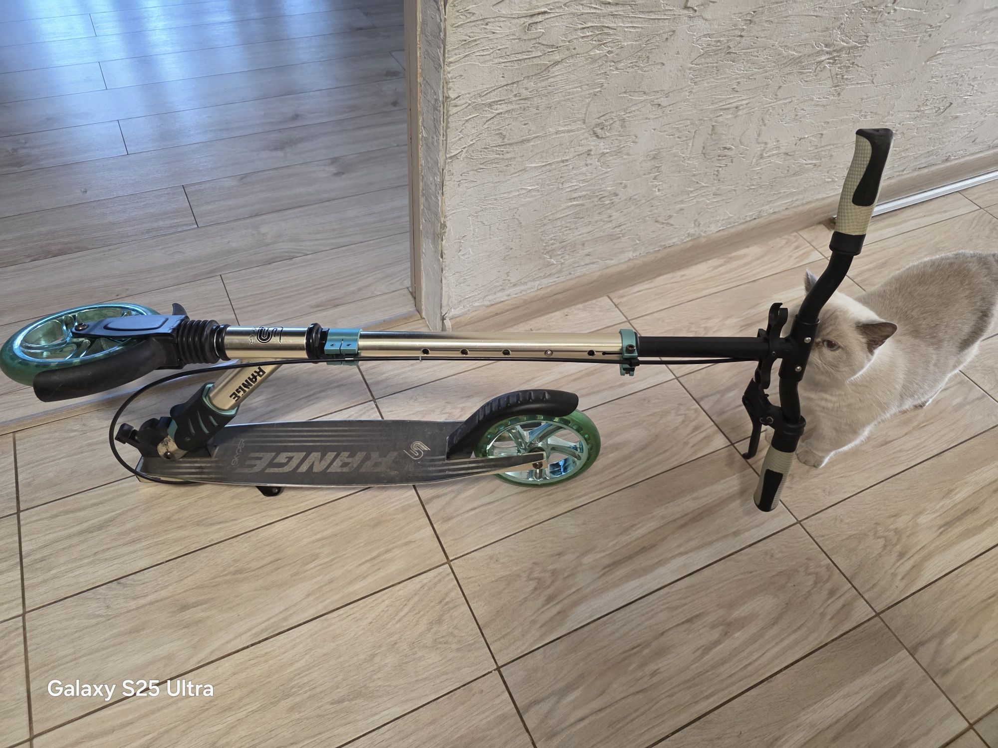 Продам самокат RANGE